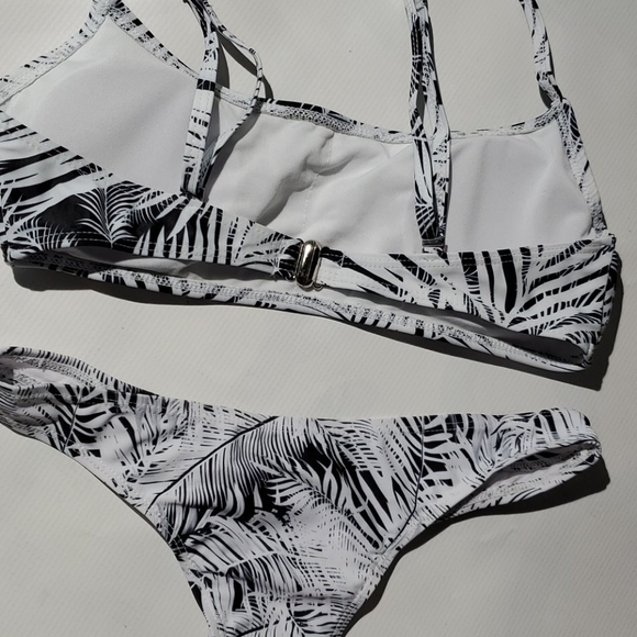 Palm Tree Leaves Printed Design Bikini - Picture 6 of 9